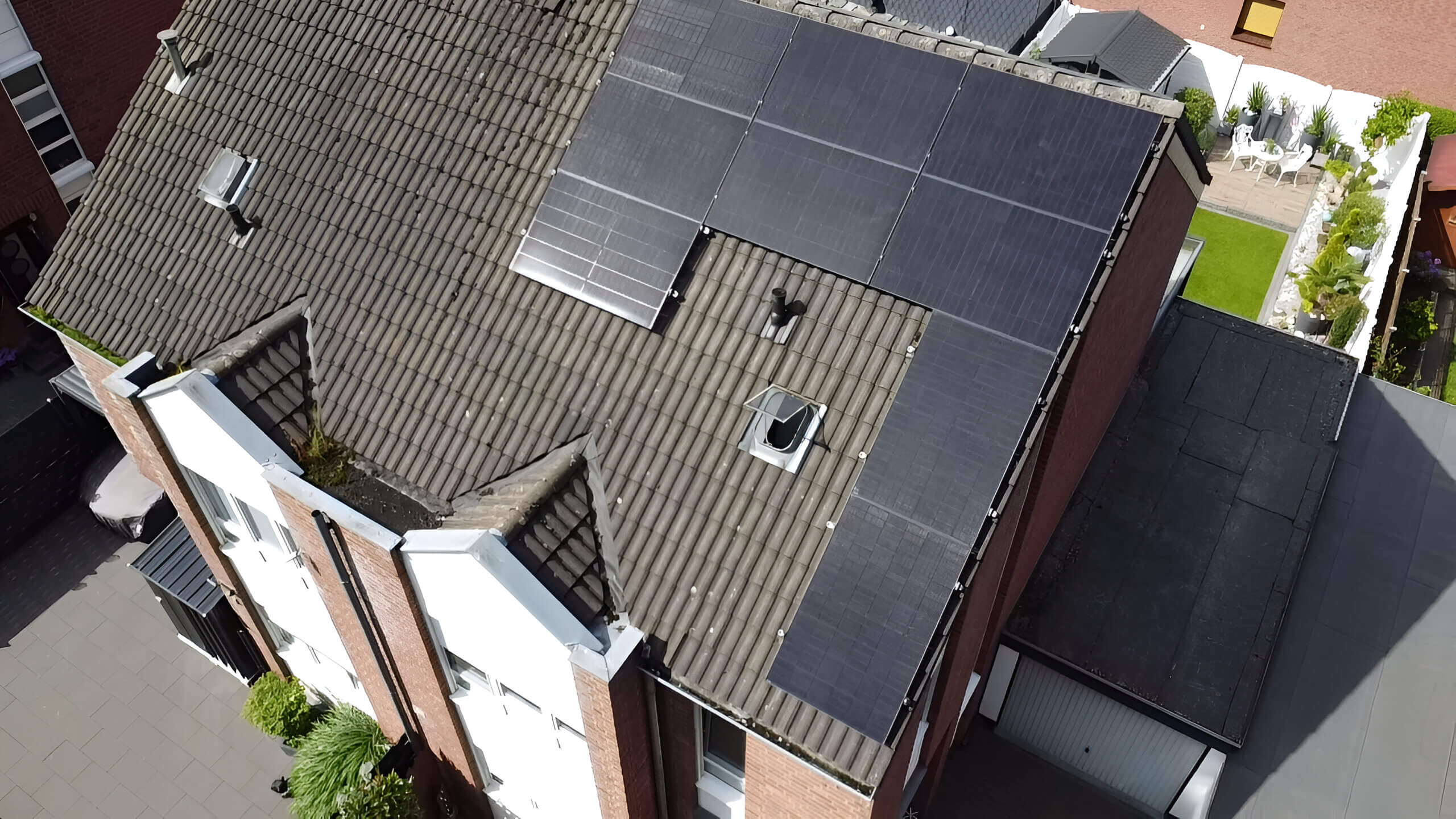 Solarinstallation auf Gewerbedach